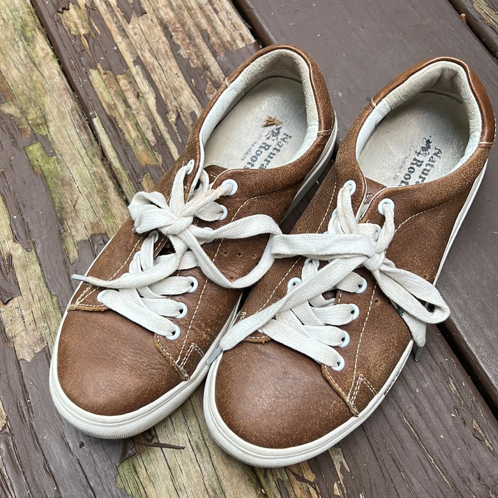 Roots sneakers